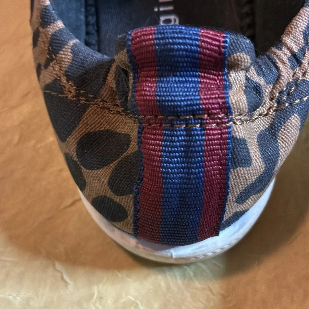 Madden Girl-Kids Leopard Print Sneakers, size 6-1/2 - Picture 3 of 5